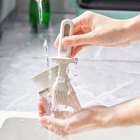 LYORIX Retractable Oil Brush Bottle