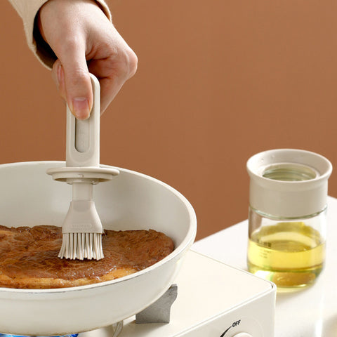 LYORIX Retractable Oil Brush Bottle