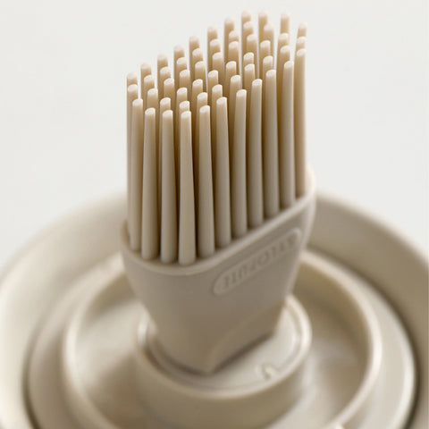LYORIX Retractable Oil Brush Bottle